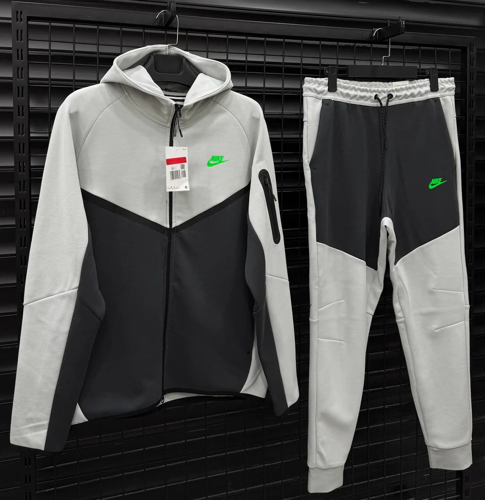 Nike Tech Fleece