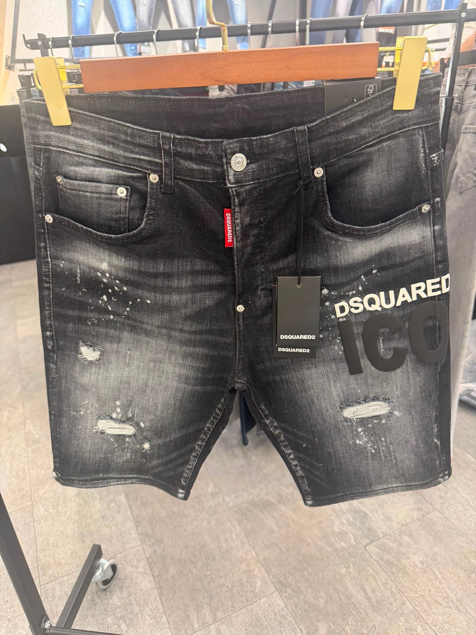 Dsquared2 717