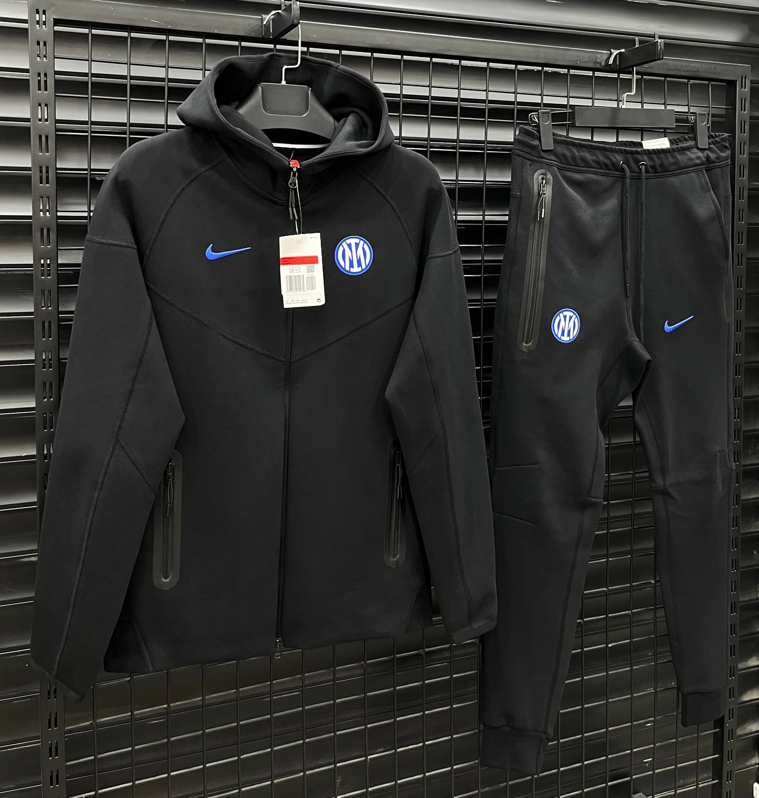 Nike Tech Fleece Inter