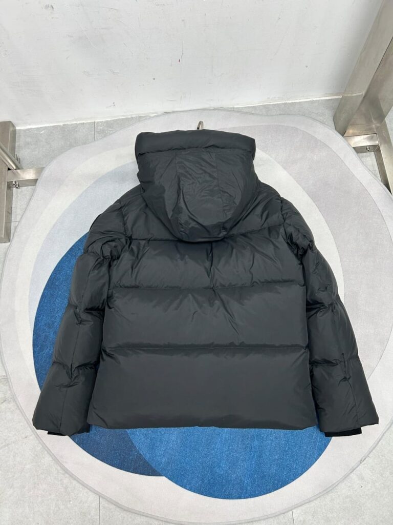 Canada Goose hooded zip puffer jacket