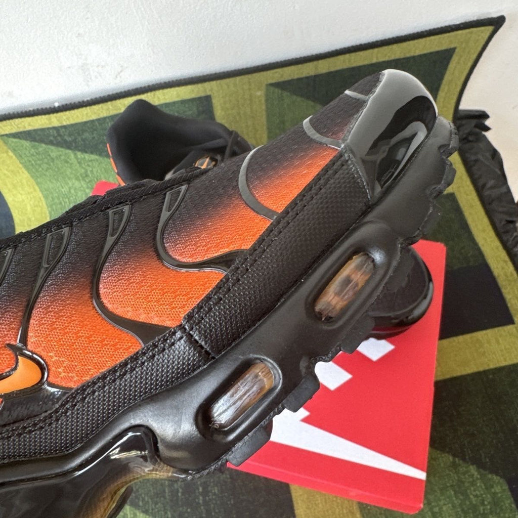 NIKE AIR MAX PLUS TN “BLACK / TOTAL ORANGE”
