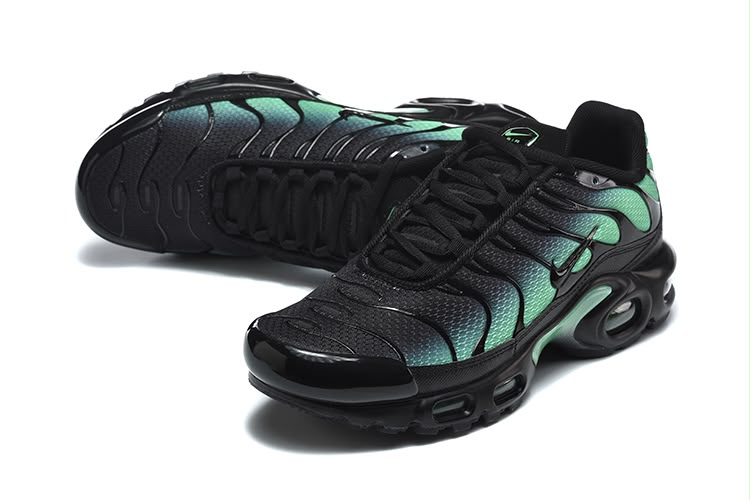 NIKE AIR MAX PLUS TN “BLACK ILLUSION GREEN”