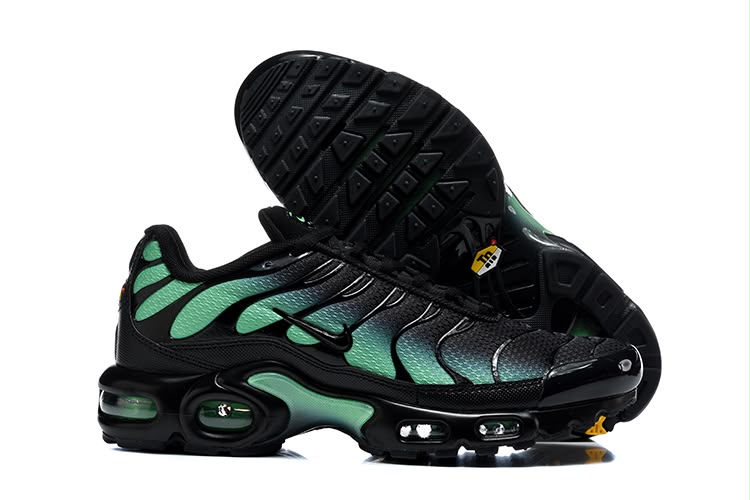 NIKE AIR MAX PLUS TN “BLACK ILLUSION GREEN”