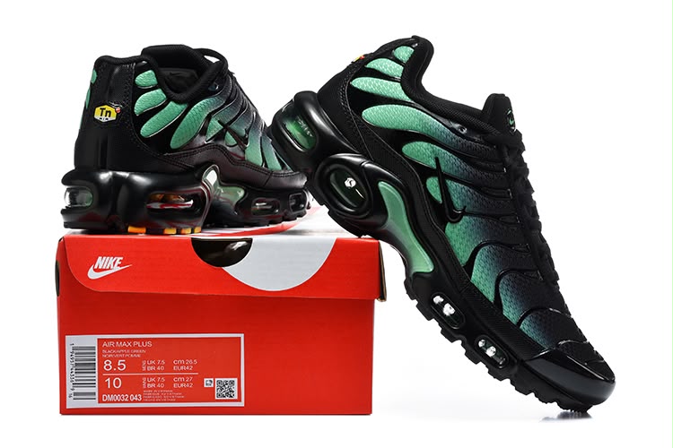 NIKE AIR MAX PLUS TN “BLACK ILLUSION GREEN”